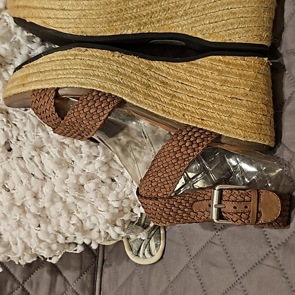 Adam Tucker Sandals - Picture 12 of 17